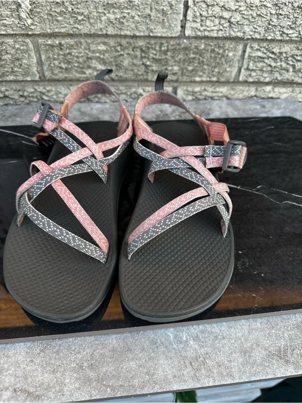 Chaco Strappy Sport Sandals in Salmon Pink & Charcoal size 6